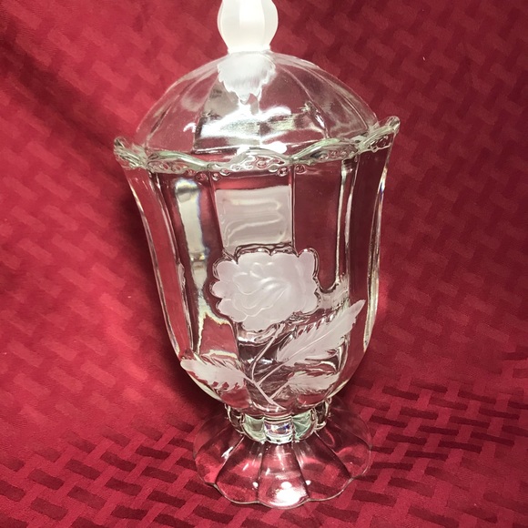 Bohemia frosted rose glass jar in pristine shape. - Picture 1 of 2